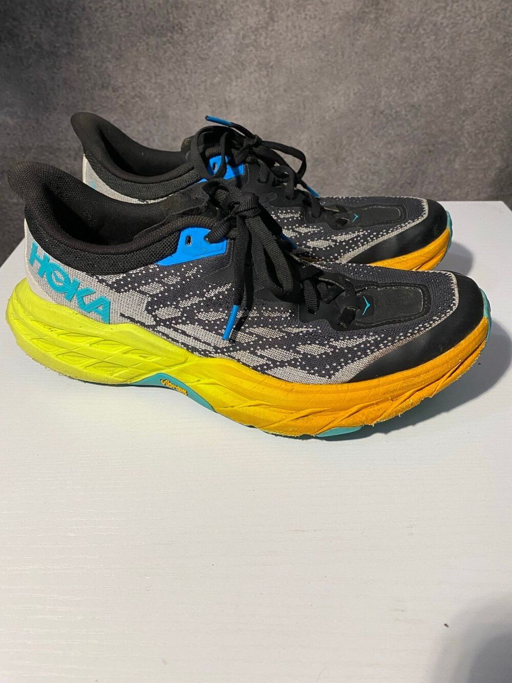 HOKA Speedgoat 5 Women's Trail Running Shoes Size 9B Vibram Megagrip Black - Picture 3 of 8